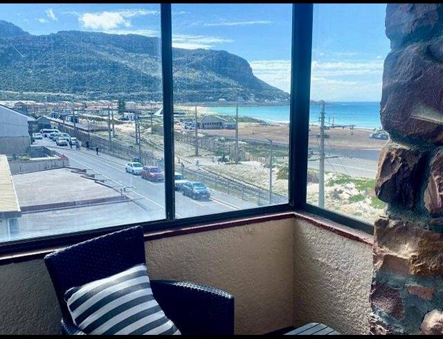 1 BEDROOM APARTMENT FOR SALE IN FISH HOEK